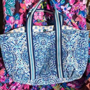 Lilly Pulitzer lagoon Tote Bag